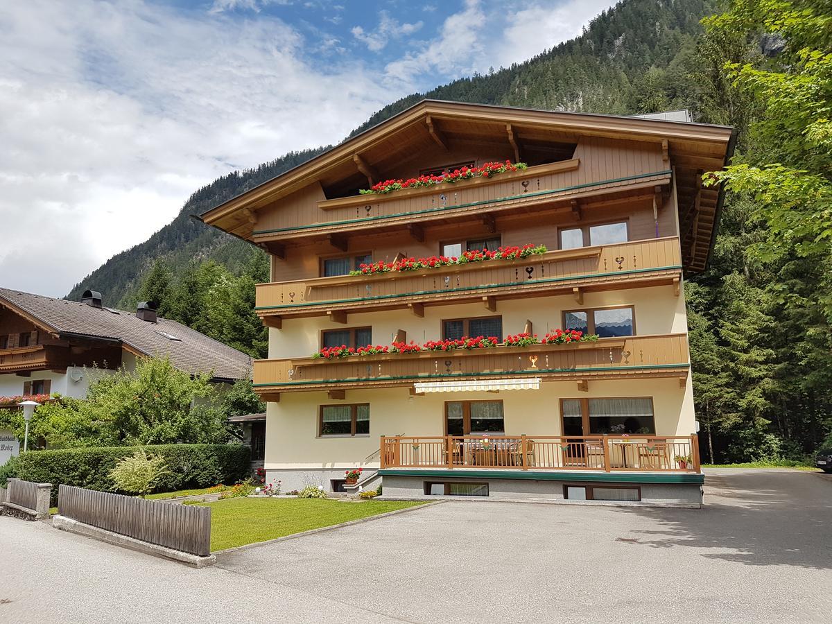 Haus Gröblacher Mayrhofen Exterior foto