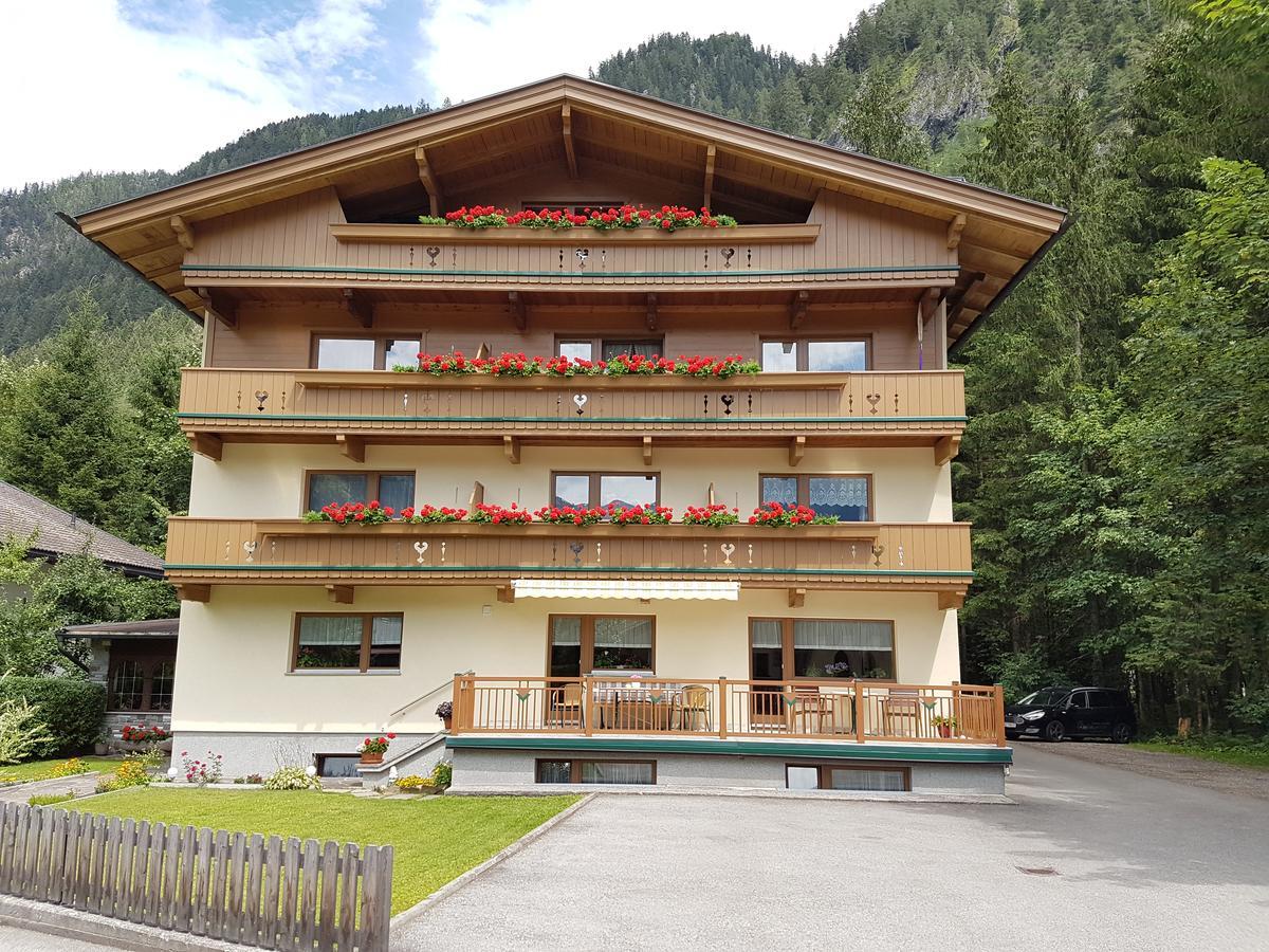 Haus Gröblacher Mayrhofen Exterior foto