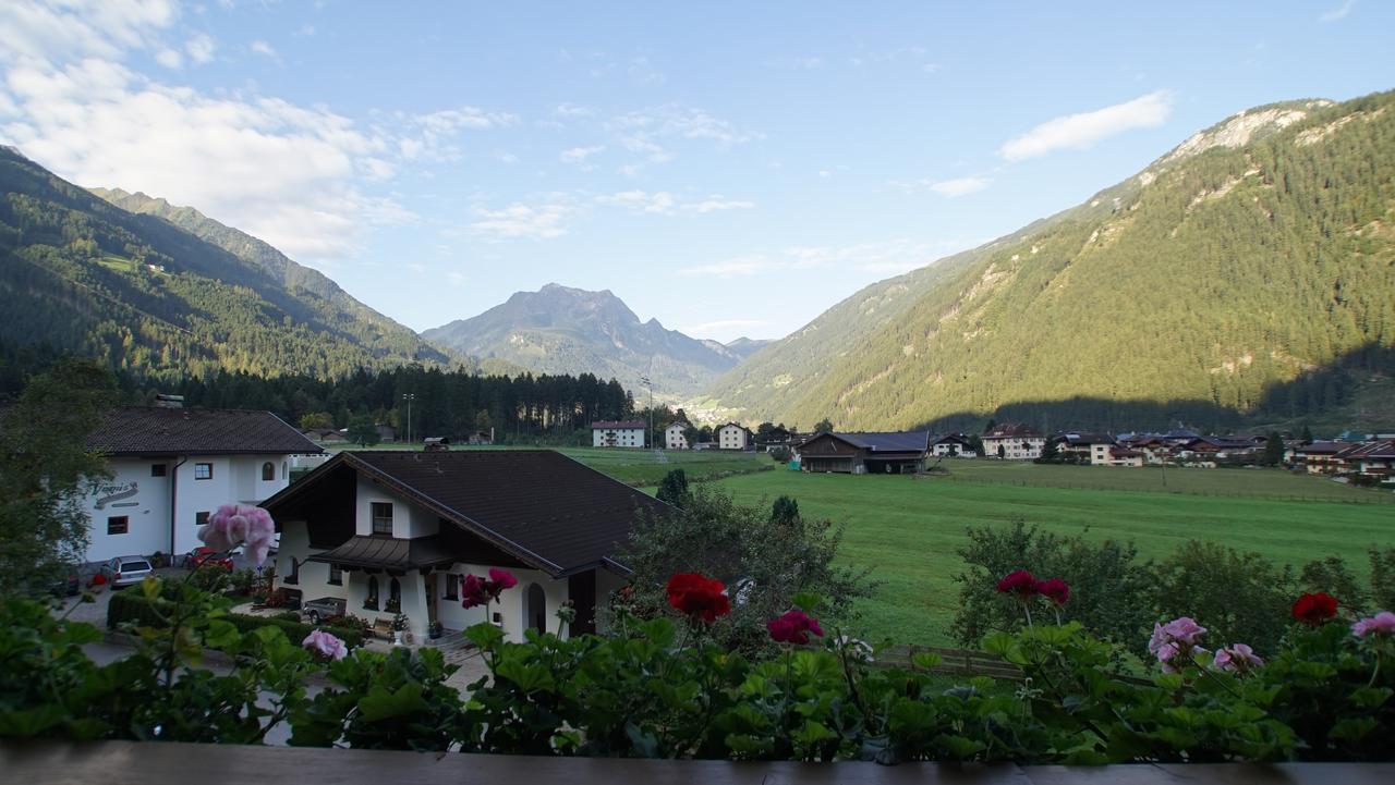 Haus Gröblacher Mayrhofen Exterior foto